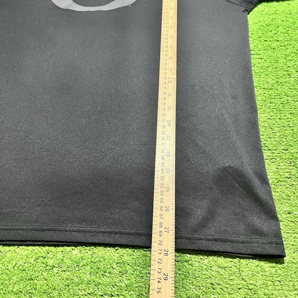 Oregon Ducks Team Issue Shirt LG Nike DriFit ‎ Silver O On Black Shoulder Wings